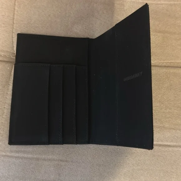 BURBERRY Parfum GWP Passport Holder/Wallet - Picture 3 of 5